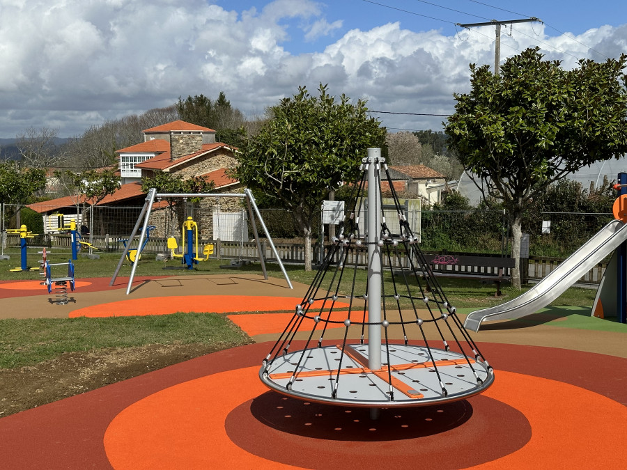 Bergondo abre los parques infantiles de Vixoi y Cortiñán tras su reforma