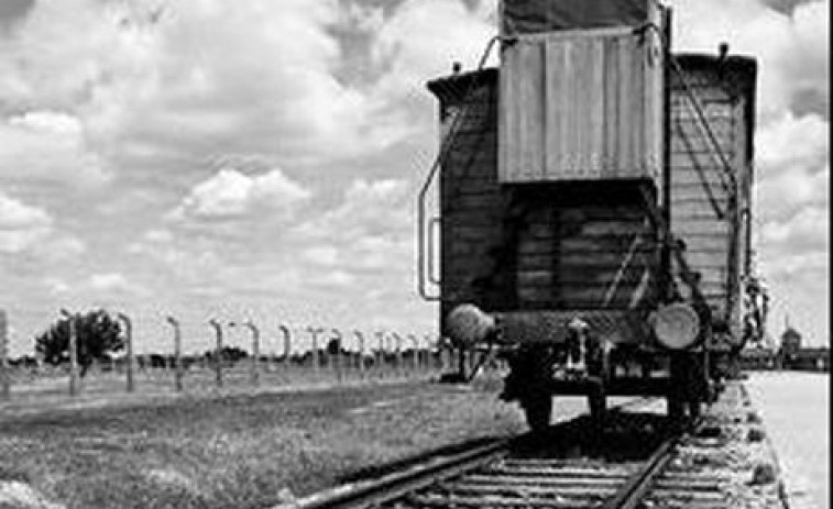 El Museo de Auschwitz protesta contra un puesto de helados cerca de su puerta