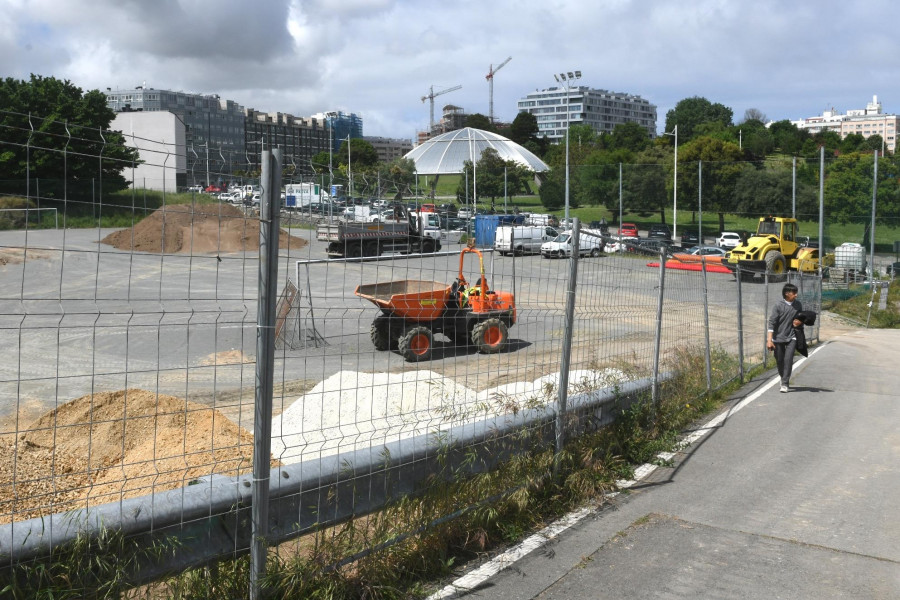 Eirís abandona su campo precario y avanza hacia una ‘alfombra FIFA’