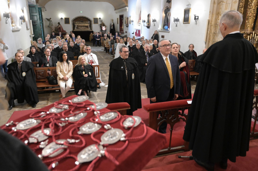 La Real Orden de Caballeros de María Pita inviste a doce nuevos caballeros