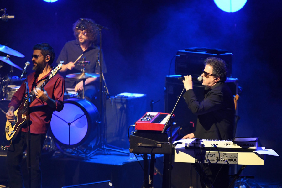 Calamaro pone en pie al público del Palacio de la Ópera con un repaso de sus grandes éxitos