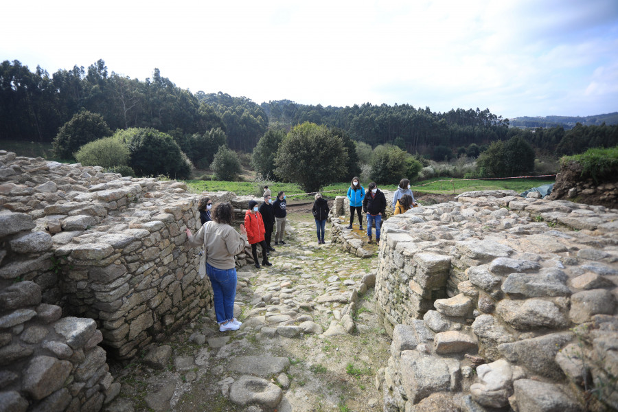 A Coruña abre la inscripción en los talleres de verano del castillo de San Antón y el Castro de Elviña