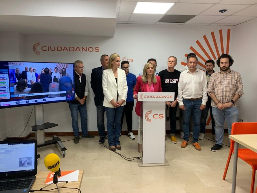 Ciudadanos firma su acta de defunción