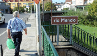 Betanzos insta a Augas de Galicia a inspeccionar el río “palmo a palmo” y aclarar qué ocurre en el Mendo
