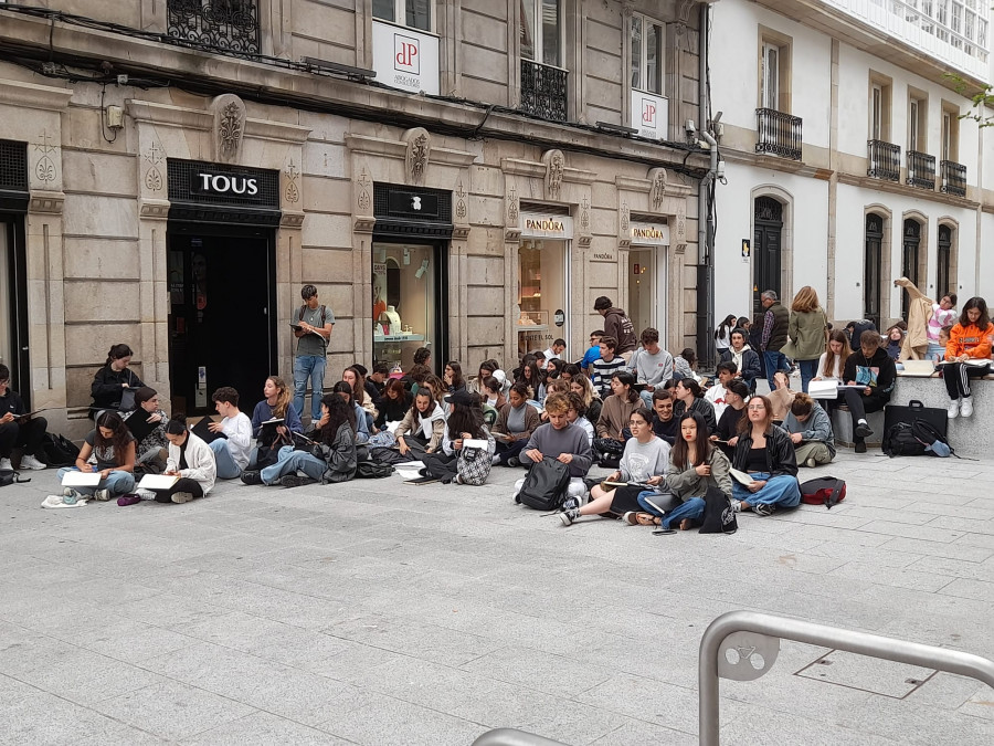 Alumnos de Arquitectura de la UDC dibujan la nueva calle Compostela de A Coruña