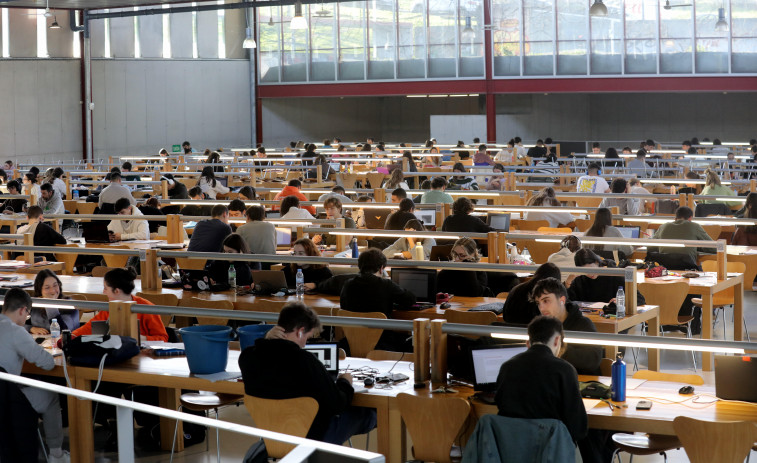 Los campus de Elviña y A Zapateira, escenario desde hoy de la EBAU en A Coruña