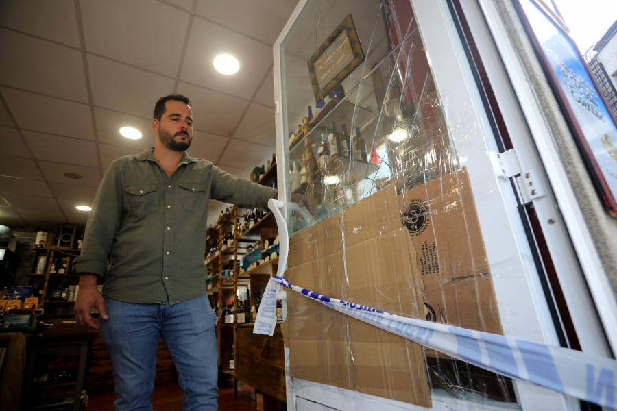 Roban dos veces en menos  de un mes una tienda de vinos de la plaza de la Galera