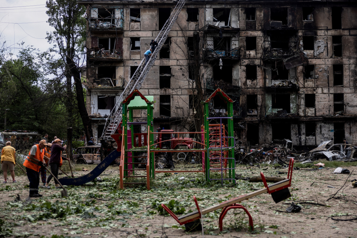 Edificio de apartamentos bombardeado por los misiles rusos en Krivu00f3i Rog