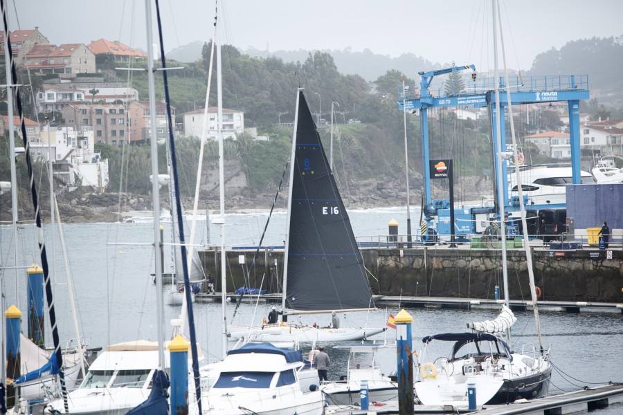 Rescatan en Vigo el cadáver de un joven que se precipitó al mar desde la zona del Náutico