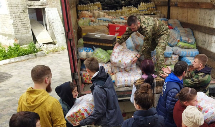 Sale de A Coruña un nuevo trailer con ayuda humanitaria para Ucrania