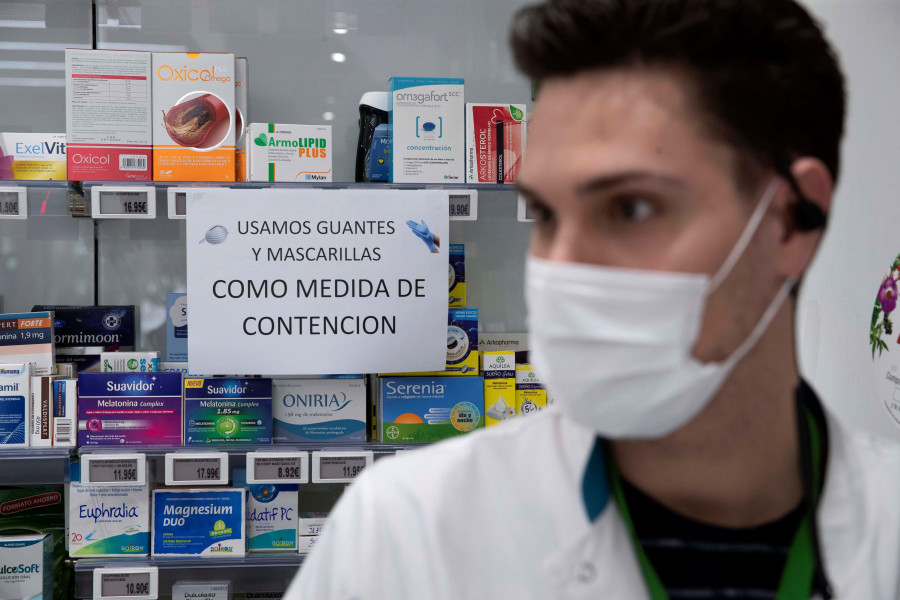 Gobierno y comunidades abordarán este mes el fin de las mascarillas en centros de salud