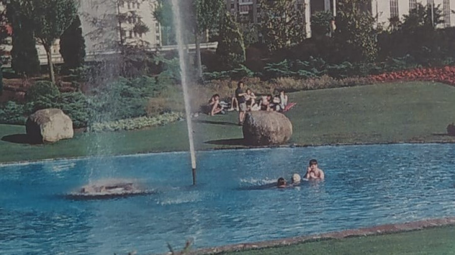 Hace 25 años: A Coruña se sofoca con el calor y la visita de Isabel Pantoja y María del Monte