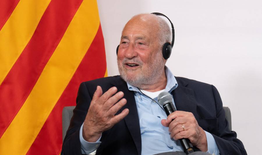 El premio nobel Stiglitz, sobre un Gobierno del PP y Vox: "Más desigualdad y más división"