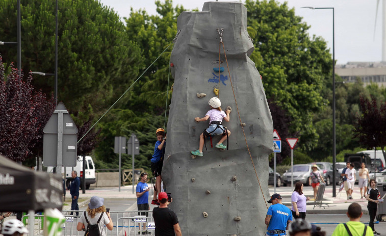 Cientos de arteixanos promueven los hábitos saludables en el XX Día del Deporte