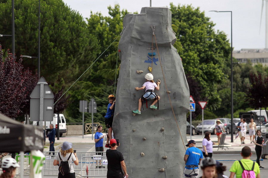 Cientos de arteixanos promueven los hábitos saludables en el XX Día del Deporte