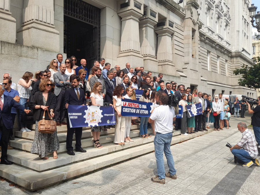 Los abogados se manifiestan para exigir mejoras en la Justicia