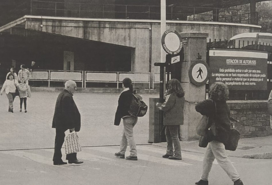 Hace 25 años: Perdido un féretro en Alvedro y la transformación de la estación de buses de A Coruña queda para el 2000