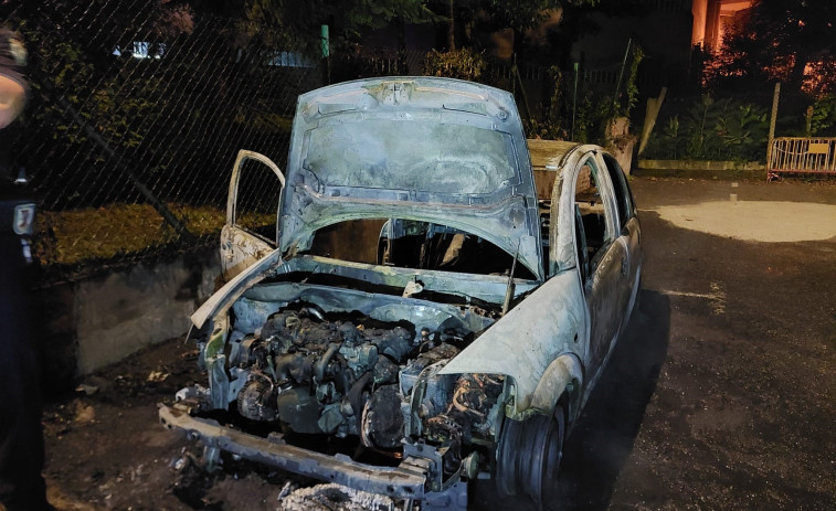 Detenido un vecino de Vigo por quemar un coche estacionado en un aparcamiento