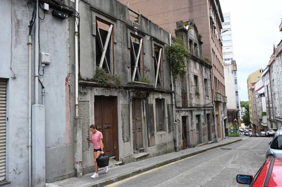 Los vecinos piden soluciones para un edificio en estado ruinoso en la calle Buenavista