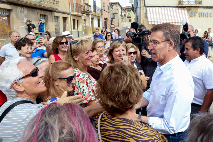 Feijóo dice que llevará al debate lo que ocurre en España y no en los platós o el Falcon