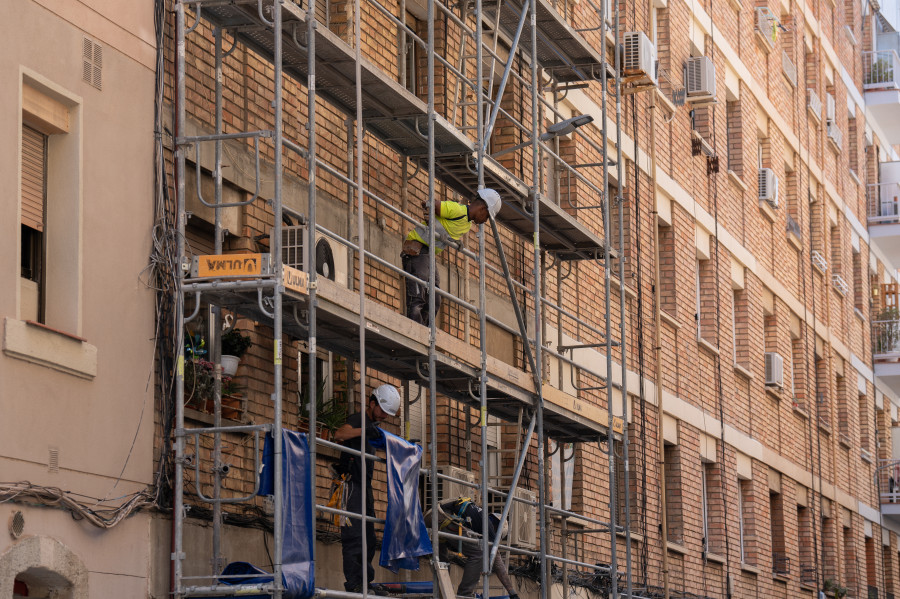 La edad media de los trabajadores en España aumenta en más de cuatro años desde 2000