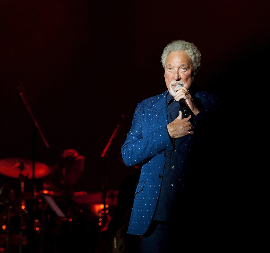 Tom Jones en Marbella, un repaso de sus éxitos y sin prisa por jubilarse