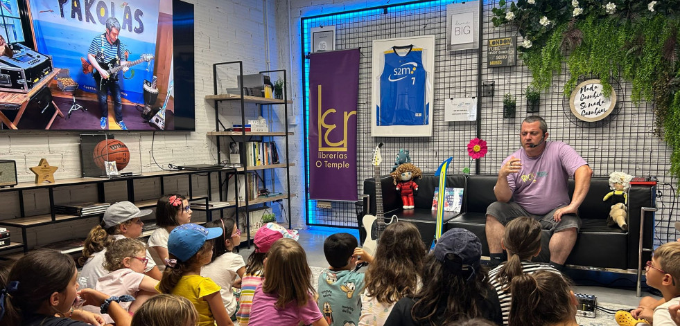 El rockero Pakolas presentó su último libro en un evento infantil en s2m