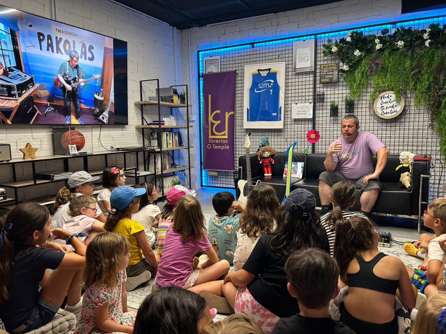 El rockero Pakolas presentó su último libro en un evento infantil en s2m