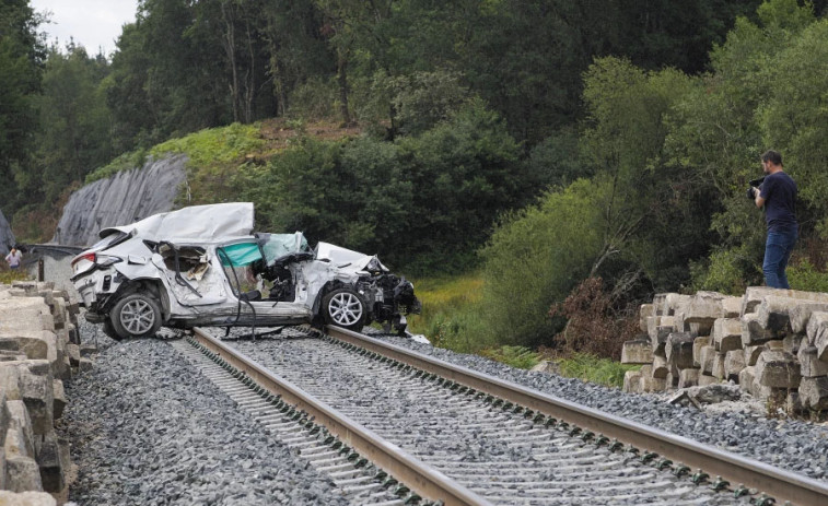 El tercer ocupante del vehículo que fue arrollado por un tren en Lugo ya está en planta