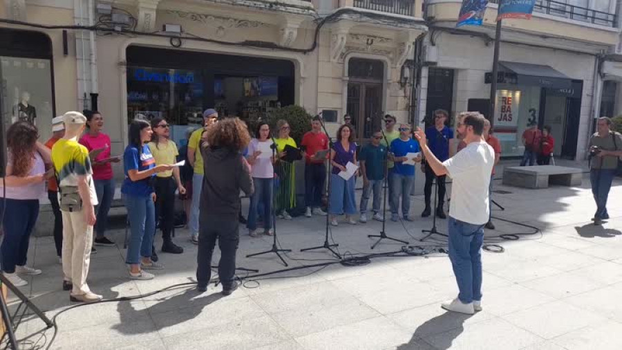 Cores Coruña realiza su primera actuación en la Feria de Asociaciones LGTBQI+