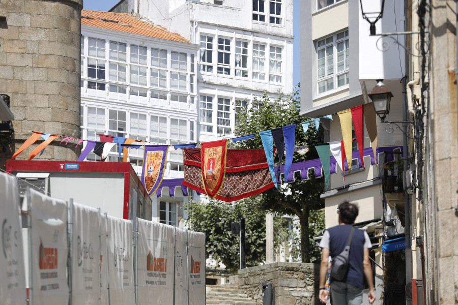 La Ciudad Vieja se viste de gala para acoger la Feira das Marabillas