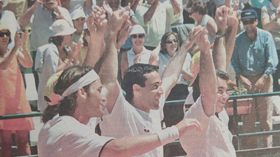 Hace 25 años: A Coruña empuja a los tenistas españoles a clasificarse para semifinales de la Copa Davis
