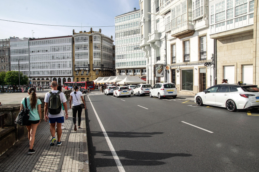 Los taxistas de A Coruña cambiarán sus turnos para reforzar el servicio nocturno