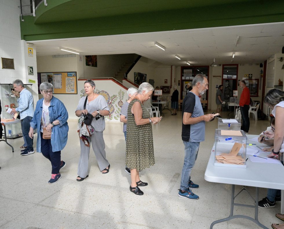 Cola de votantes en A Coruña @Javier Alborés