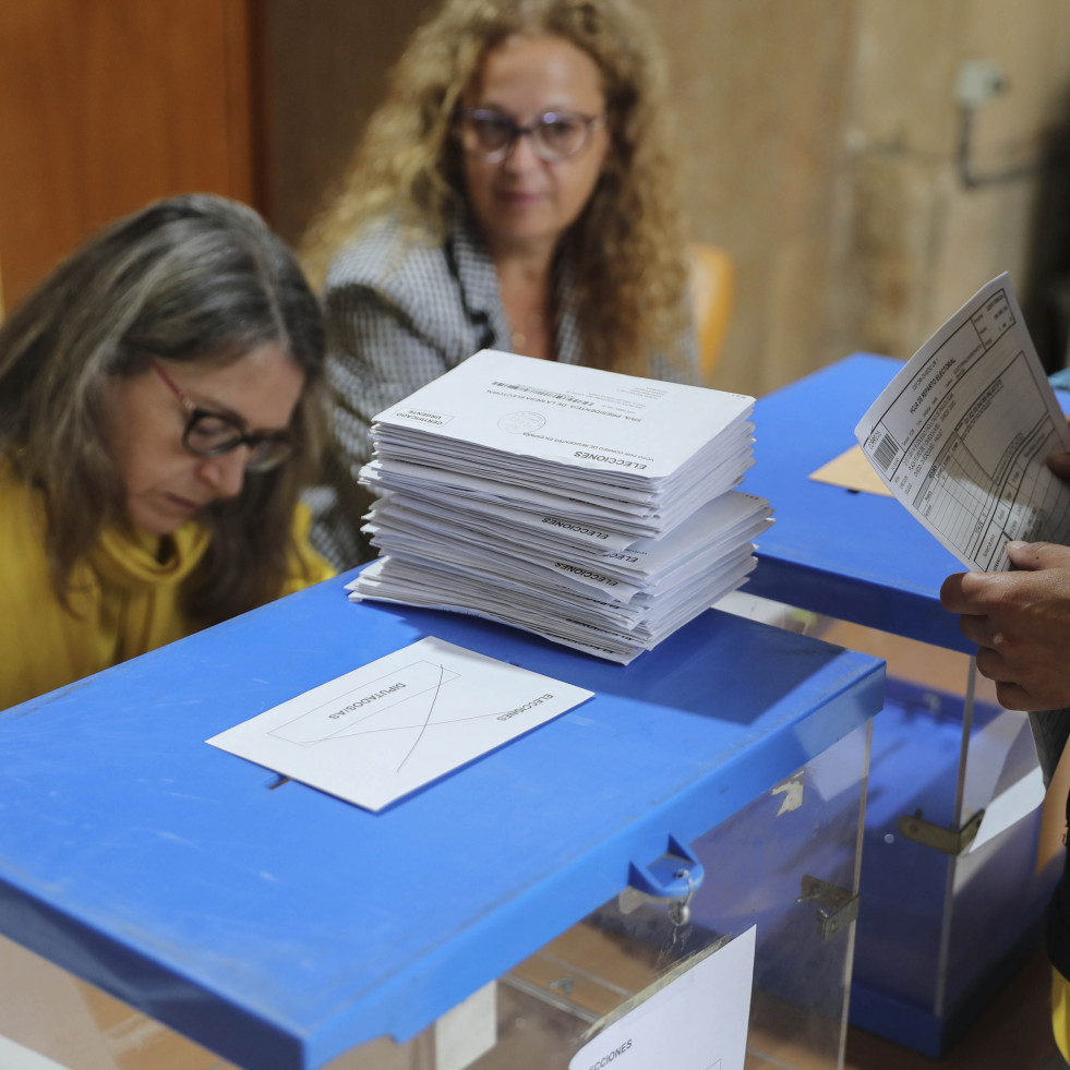 El recuento del voto exterior comienza este viernes, con nueve escaños en juego que pueden alterar las mayorías