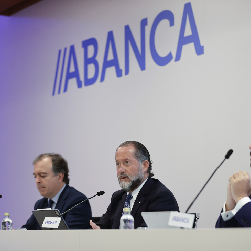 Abanca gana 412 millones en el primer semestre, 