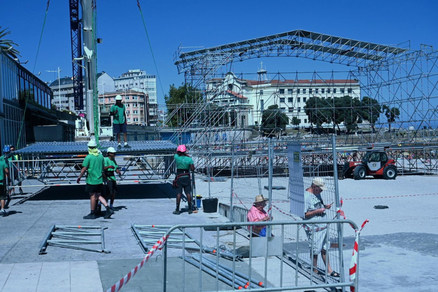 Comienza el montaje del escenario del Noroeste en Riazor