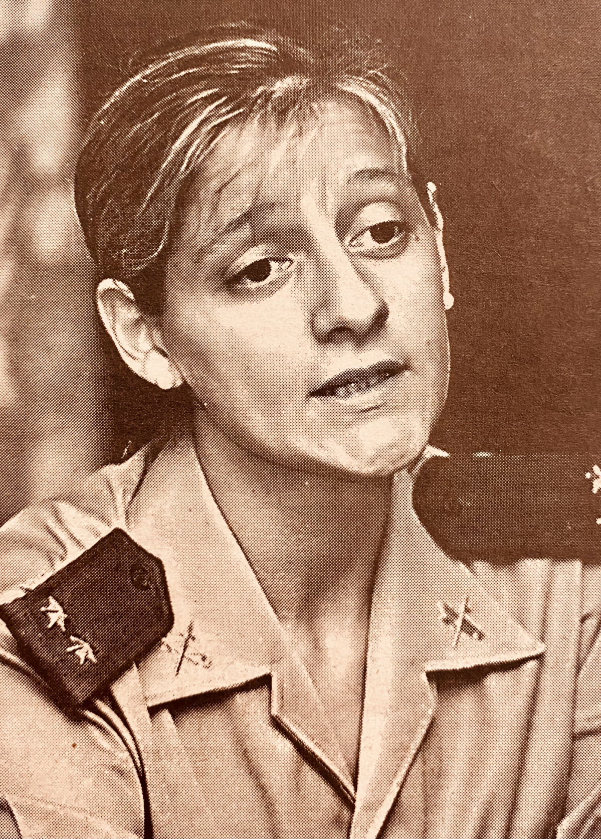 Cristina Moreno, primera mujer oficial de la Guardia Civil 1998