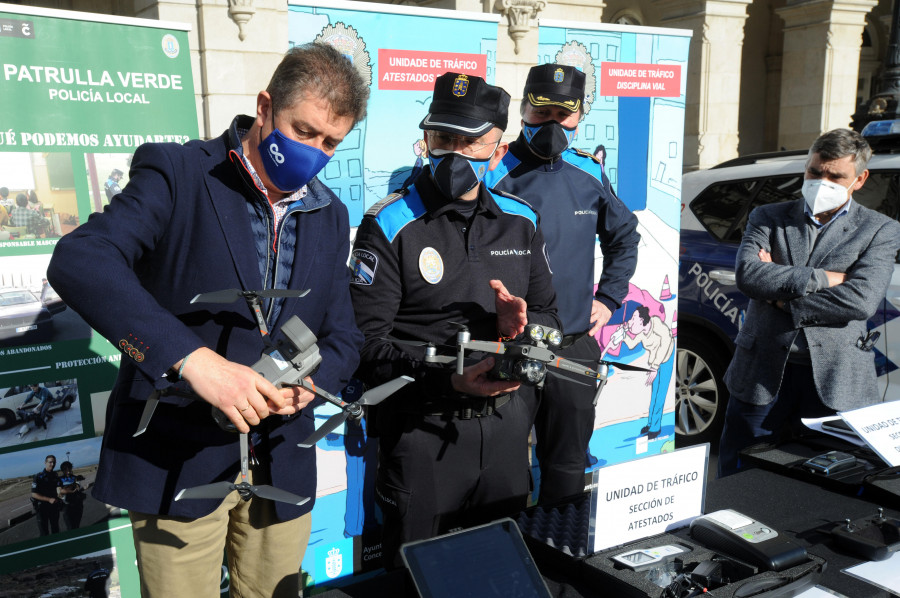 El 092 de A Coruña recurre a drones para multar a los dueños de los perros sin correa