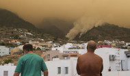 El incendio de Tenerife sigue fuera de control y afecta ya a más de 3.200 hectáreas