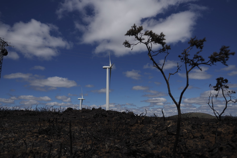 Extinguido el incendio forestal de Palas de Rei