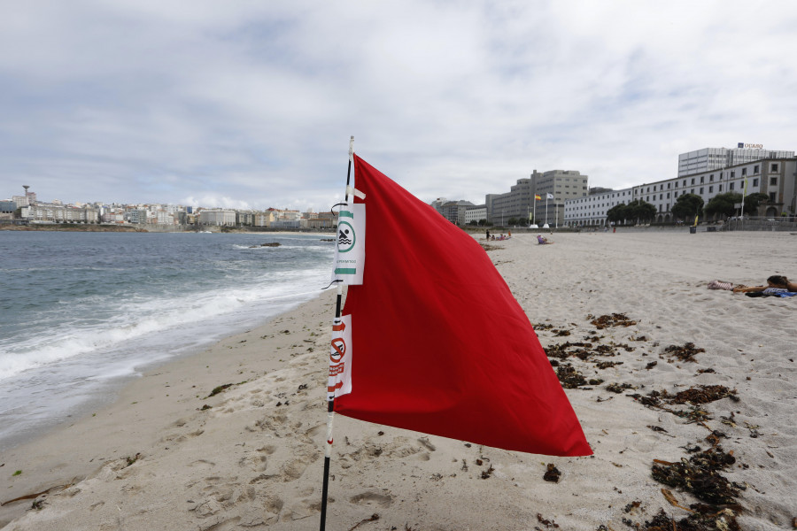 Prohibido el baño en las playas de Orzán, San Amaro y As Lapas por medusas