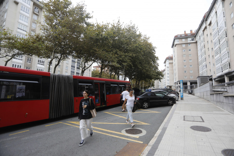 A Coruña mejorará la accesibilidad a varias paradas de autobús de la ciudad