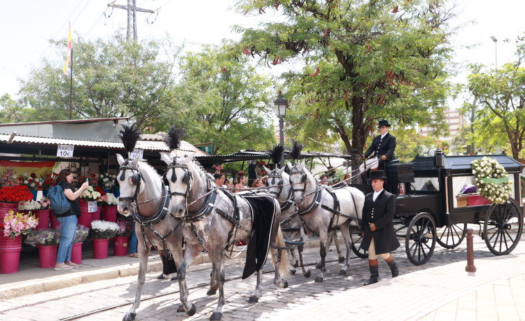 Triana despide por sevillanas a María Jiménez, como ella quería