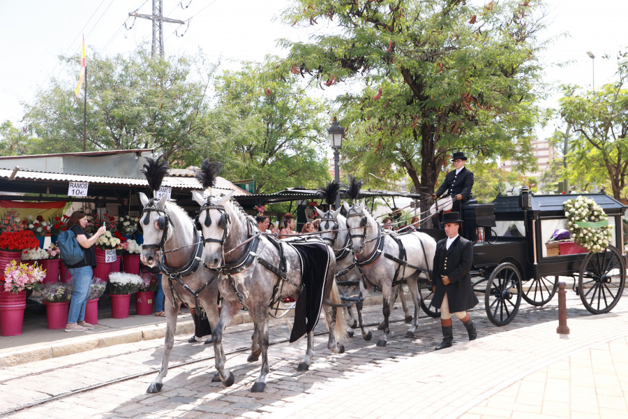 Triana despide por sevillanas a María Jiménez, como ella quería