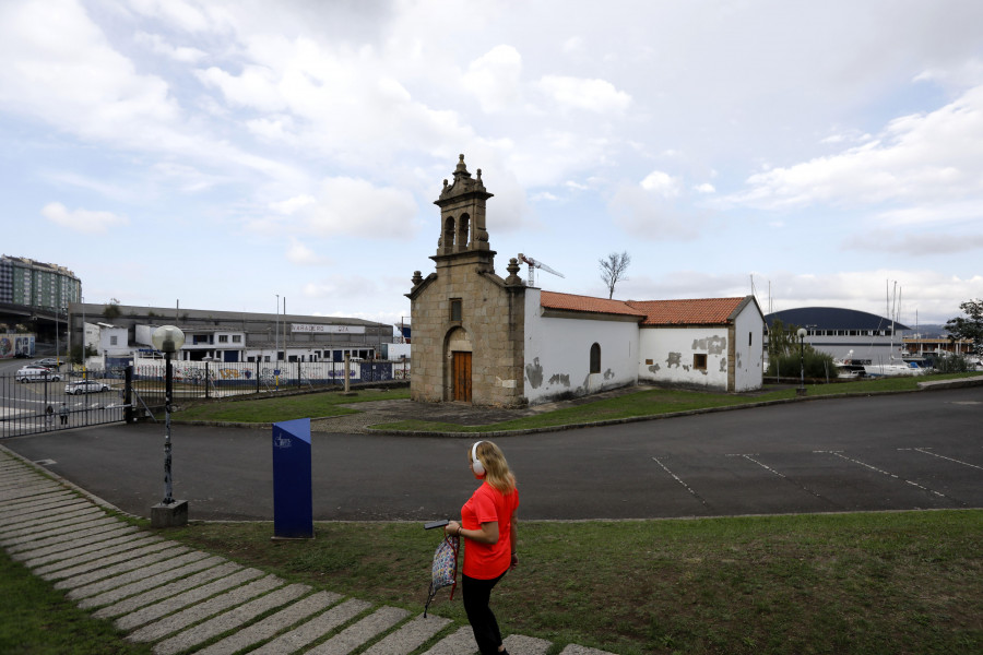 Los vecinos piden que la situación de la capilla de Oza se resuelva dado su “deterioro”