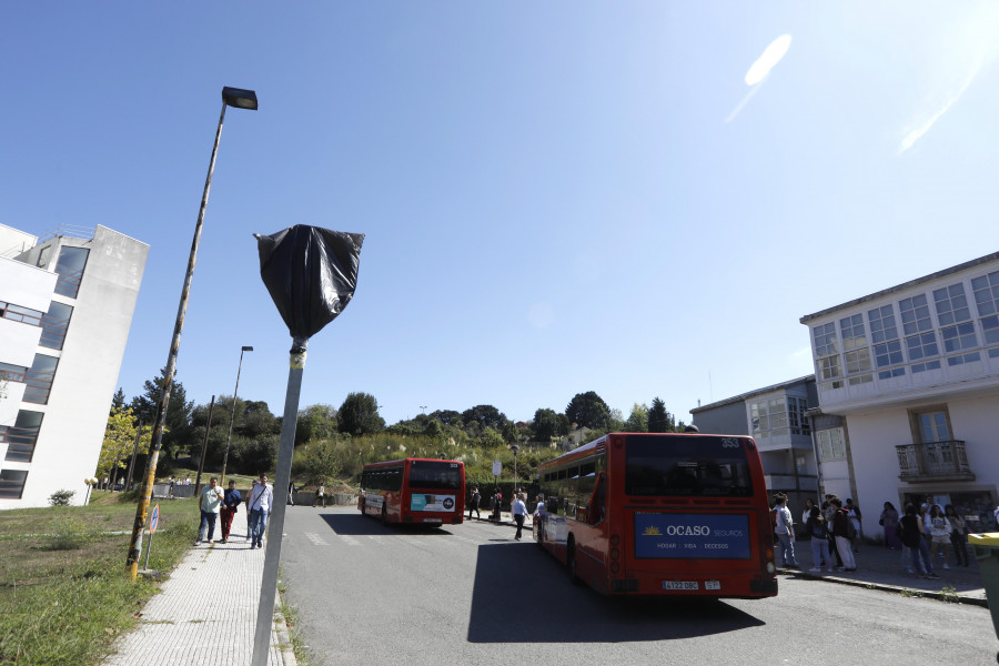 La línea de autobuses de la UDC sufre modificaciones en el inicio del curso a causa de unas obras