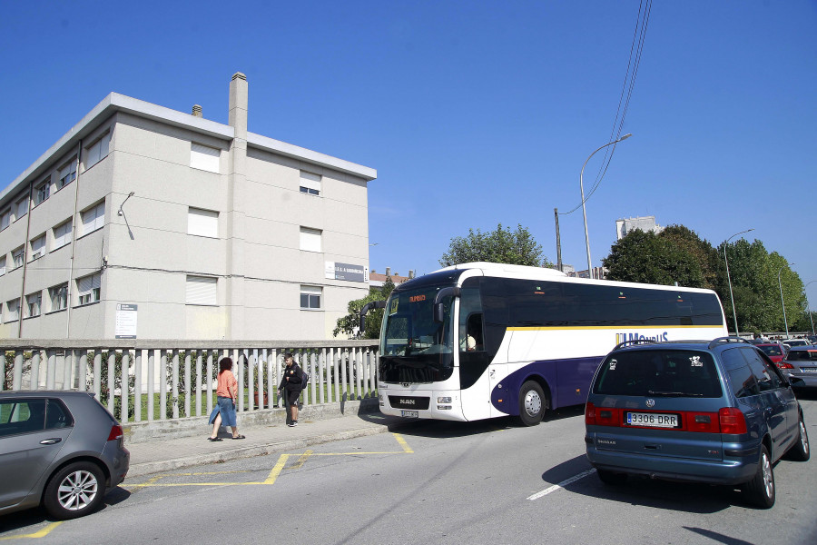 La pérdida de una línea deja sin transporte a decenas de alumnos del IES A Sardiñeira