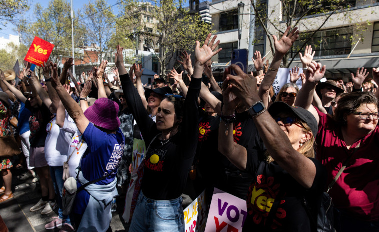 Miles de australianos se manifiestan por reconocer a los aborígenes en la Constitución