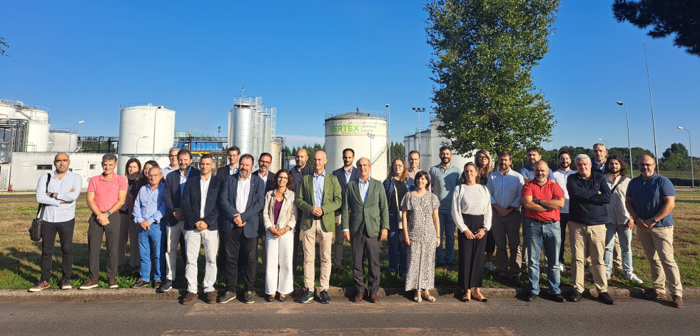 Representantes de empresas ambientales visitan la principal planta de bioetanol de Galicia